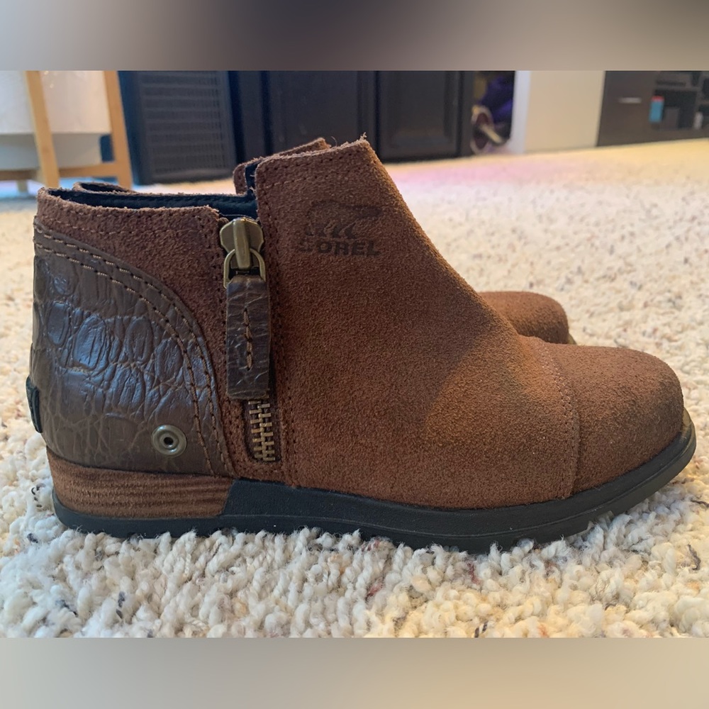 Sorel Ankle Wedge booties Size 5